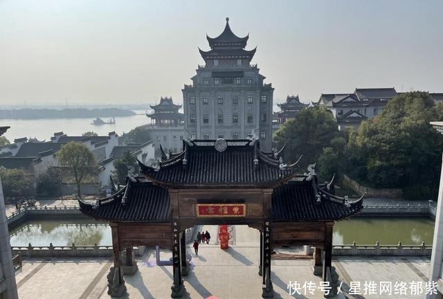 小镇|琼楼玉宇衢江边:相遇暖冬下的龙游红木小镇