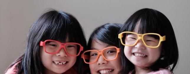 近距离|孩子近视,都是手机电脑惹的祸?这个锅不能乱甩