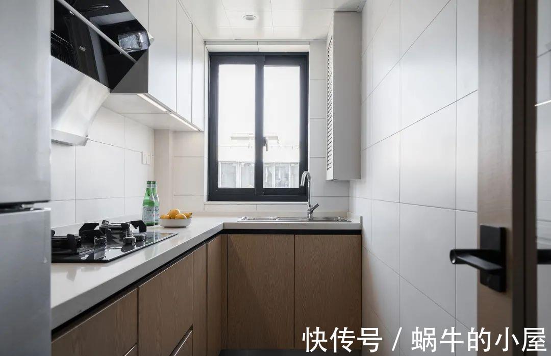 书桌|小户型大逆袭！50㎡奇葩手枪户型，设计师改造后秒变豪宅，简直了