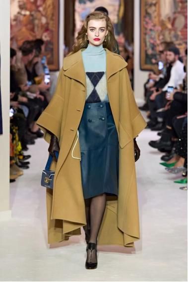 孩子|大衣+裙子,这个秋冬最温柔的穿搭,好看到犯规