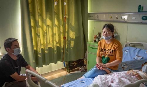 孩子|女孩因一部手机差点被毁了:其实真正独立的孩子是被爸妈疼出来的