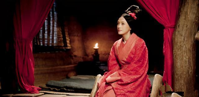 女人|吕雉为什么非要把戚夫人弄成人彘？这两个女人的心机有多可怕？