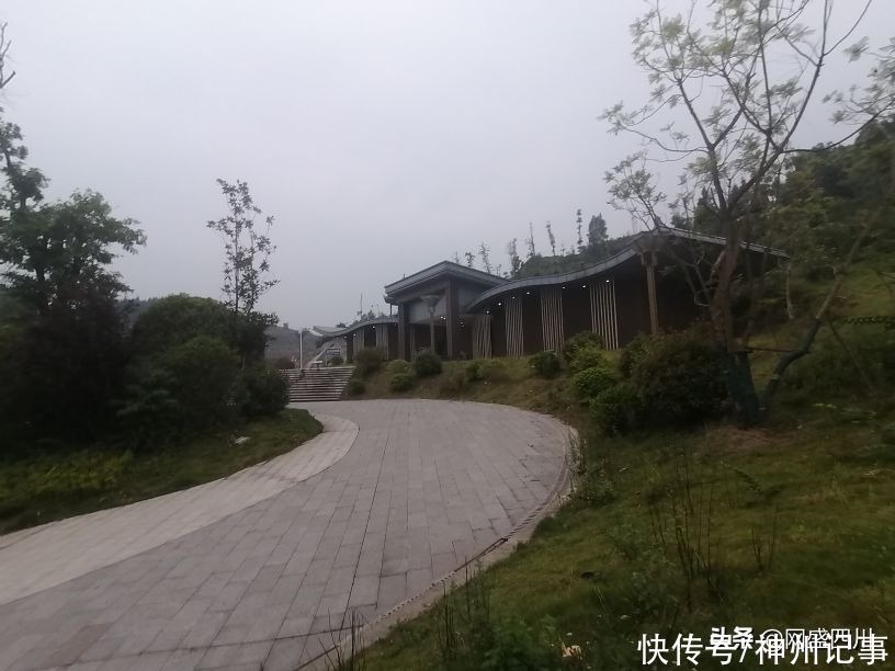 蓬安|逛游百牛赞歌广场，这里风景独好