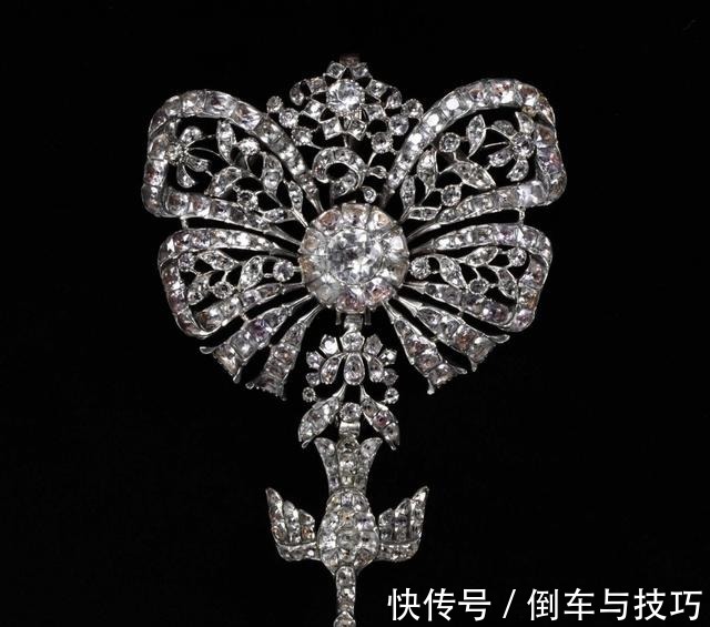 浪漫 蕾丝只能做裙子珠宝亦可如蕾丝般精致浪漫!