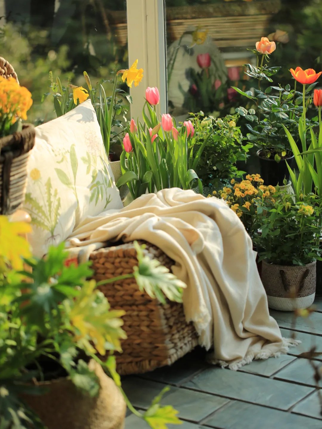 岁月|9首诗词叹流年：最是人间留不住，朱颜辞镜花辞树