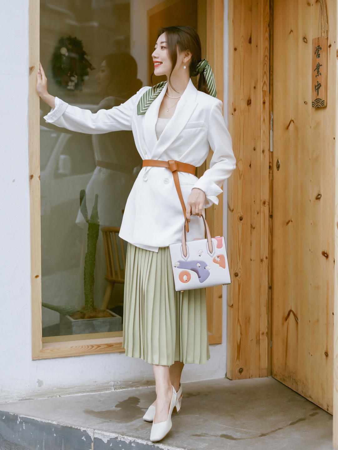 西装|黑白西装别乱穿,春天建议这样搭配,轻松打造非凡魅力