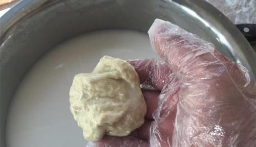 钓鱼技巧:多种面粉饵料配方,小鱼不沾,大鱼咬钩猛,野钓必备