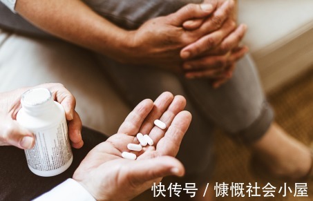 柚子|男子突犯心梗昏迷倒地!医生提醒:服用降压药时,4种食物要少吃