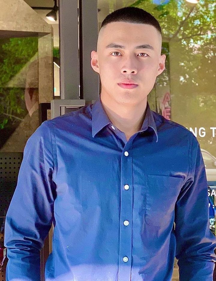 阳光|男生有这2种脸型特征,很适合剪“寸头”发型,阳光又帅气