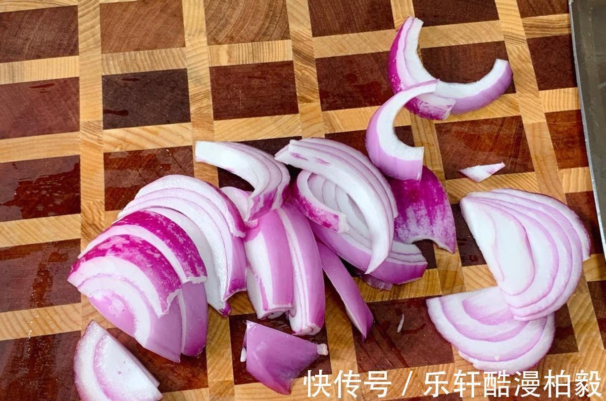 在家也能做大厨教你一道快手菜——小炒鸡腿肉