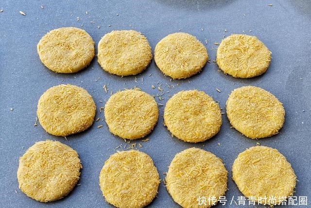 咸香|南瓜饼最好吃的做法,酥脆咸香,软糯Q弹,个个鼓泡,放凉也不塌