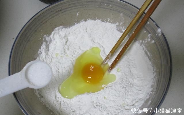 天天|儿子迷上这早餐,做法简便快速,脆糯咸香,天天让我给他做