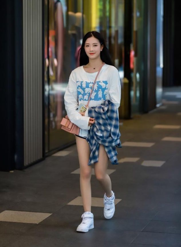 搭配|时尚美女的靓装搭配，清爽自然放飞自我，青春活力十足