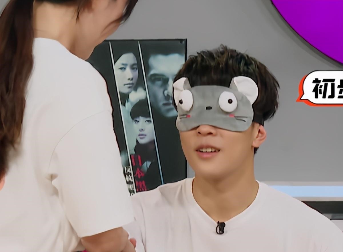 马伯骞|她是第一个被马伯骞主动牵手的女生,现场确定关系,粉丝齐送祝福