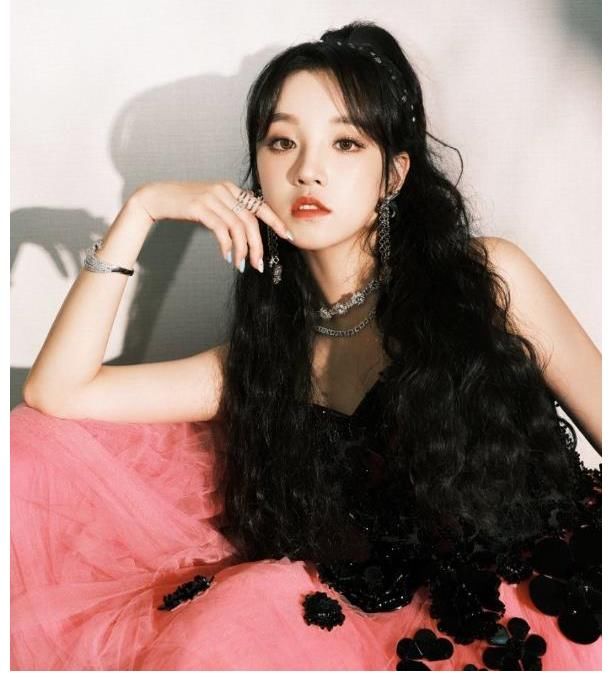 《跑男黄河2》22号首播，首季导演回归，透林一和白鹿有暗线任务