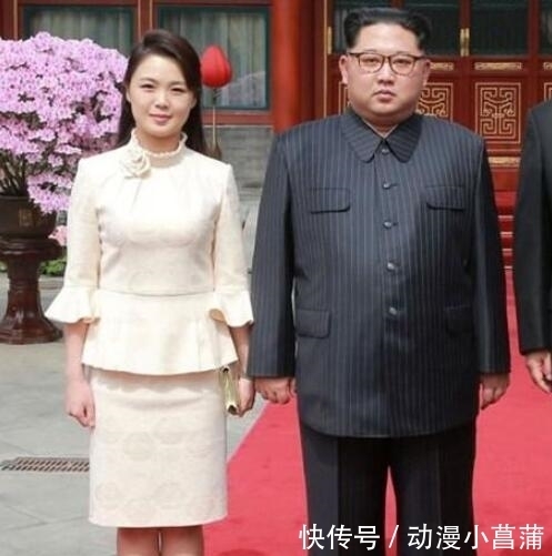 短裙|32岁的李雪主:穿短裙大长腿太漂亮,不涂口红也挺美!