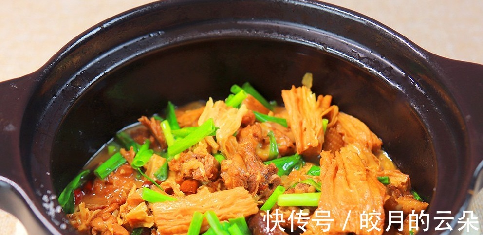 鸭块|鸭肉怎么焖才好吃厨师长教你做法,出锅鲜香四溢,鲜嫩入味!
