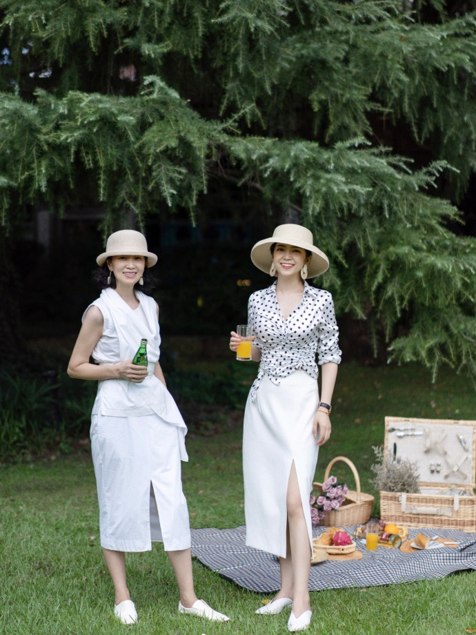 神仙母女 “神仙母女”初秋这样穿搭真减龄,奔四奔五穿出少女感,美成姐妹