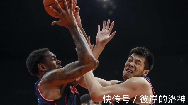 易建聯(lián)|小科比曬舉杠鈴視頻恢復(fù)不錯(cuò) 全華班對(duì)他是利好可向林書豪學(xué)習(xí)