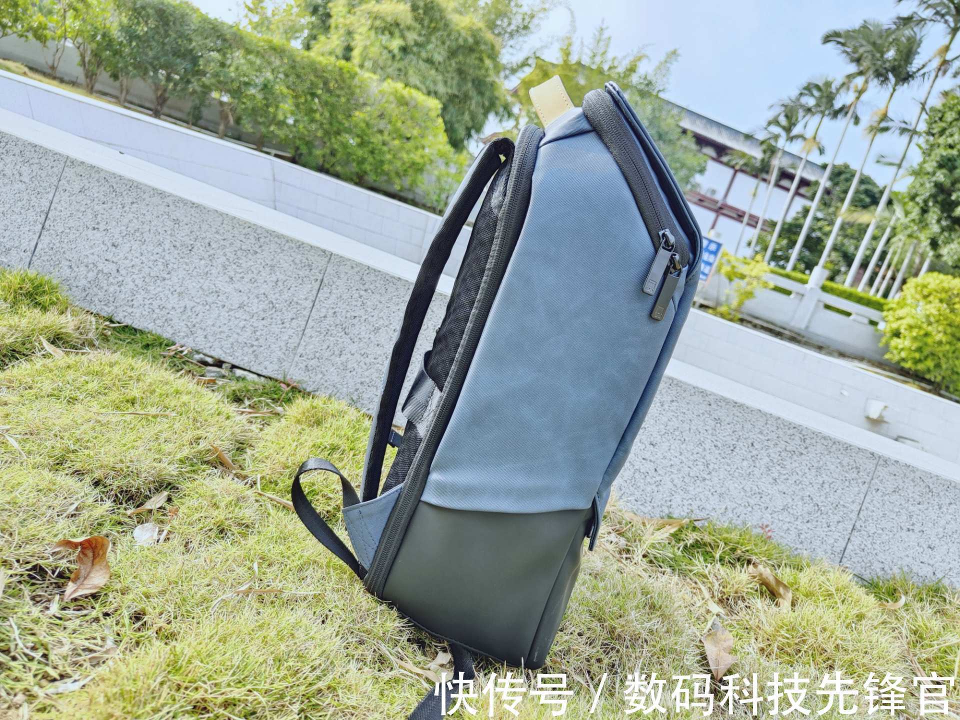 简约时尚 简约时尚,收纳包容乃大,用过最好用的双肩包