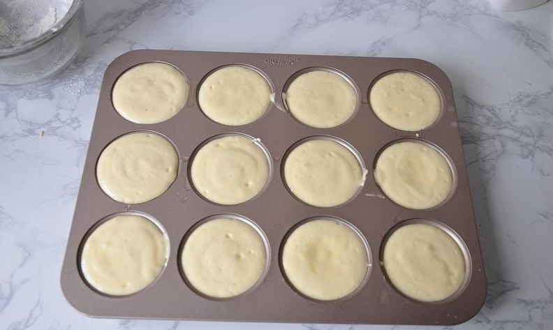 四个鸡蛋一碗面粉,做出妈妈爱吃的蜂蜜蛋糕,的确是小时候的味道