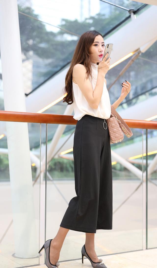 春天长裤怎么选? 多穿阔腿裤, 搭配尖头细跟鞋, 时髦又显瘦