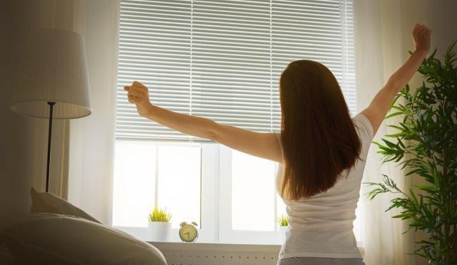 起床|女人减肥要想“瘦得快”，清晨起床后坚持4件事，不怕体重降不下