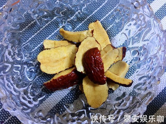 食材|花生红豆做成豆浆,味道好喝,营养又滋补,尤其是女人要常喝