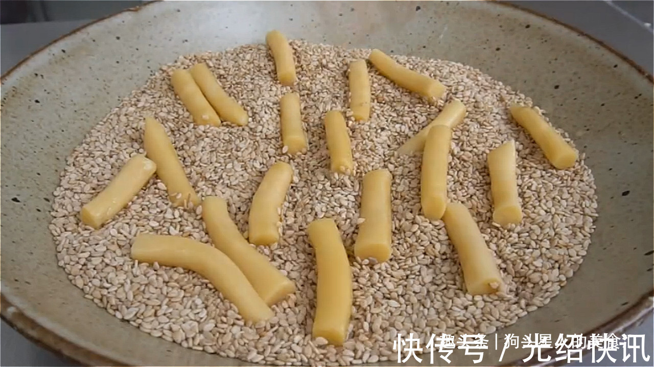 香酥|想吃芝麻酥条,教你最简单的做法,几块钱能做一大篮,香酥爽脆