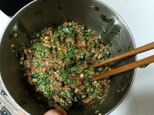 太鲜美了！这3样搭配包饺子，婆婆一口一个吃了2大碗