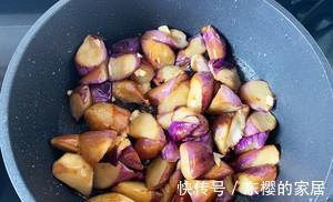 比肉好吃的素菜菜谱，素炒茄子，简单美味营养，超级下饭，动手吧