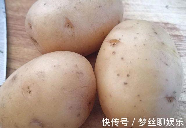 鸡蛋黄|夏天再贵也给孩子吃,咬一口全是钙,常吃长高个,身体更棒