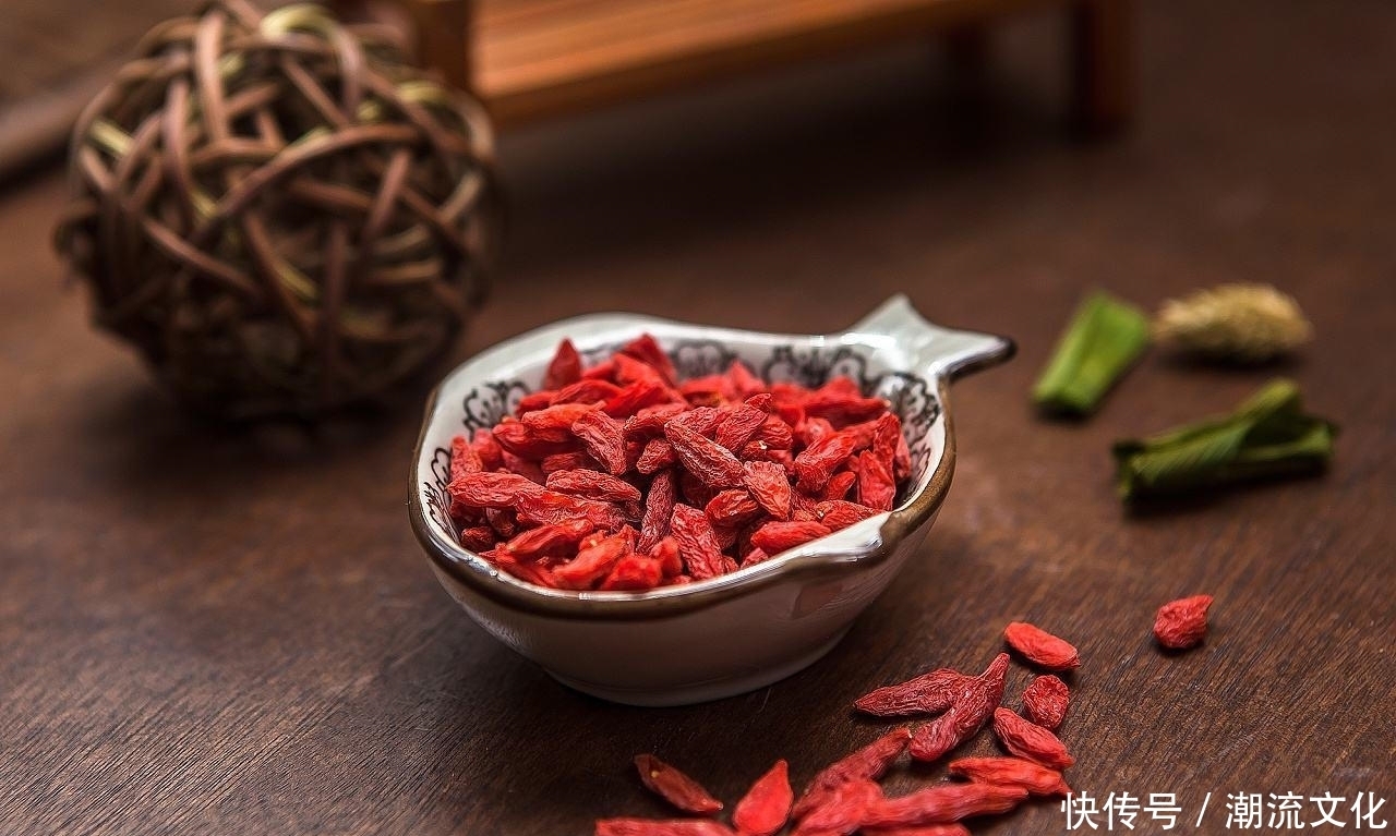 经常晚上睡不着、半夜容易醒,这10种食物可以帮助你改善睡眠