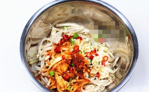 这道菜花了不到5元,油也放得少,却比肉还香