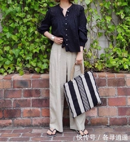 女人味 春季穿衣气质很重要,瞧这位44岁妈妈的穿搭,不显身材也有女人味