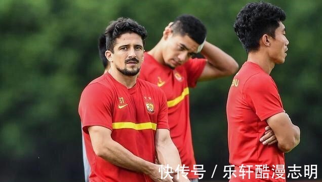 洛国富|利好!国足一归化球员率先表态,本人已有行动,铁定参加12强赛