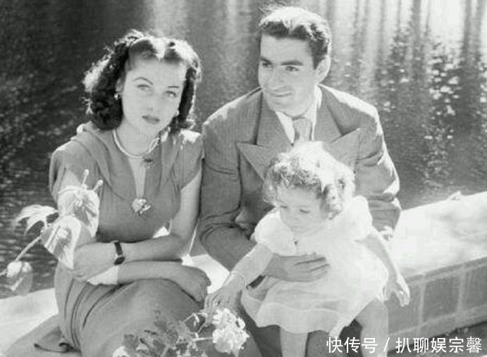 王后|他是伊朗末代国王,为子嗣连娶3位王后,王朝灭亡后才诞下继承人