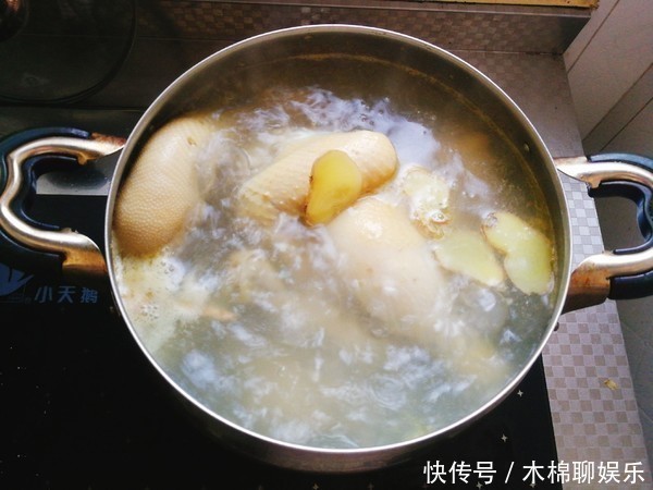 盐调|炖鸡时，放这2种调料等于白炖！很多人都不懂，难怪肉柴又腥气！