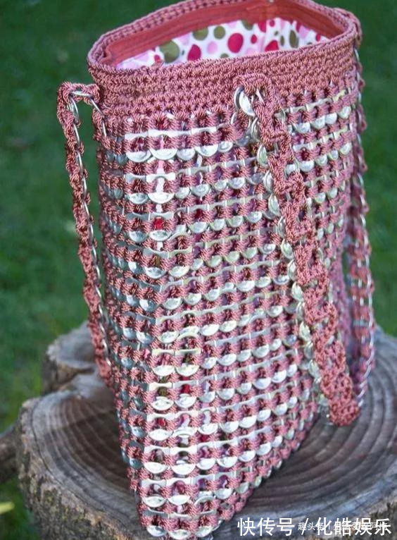 在易拉罐拉环上编织,钩成的包包耐看耐用!DIY变废为宝附教程