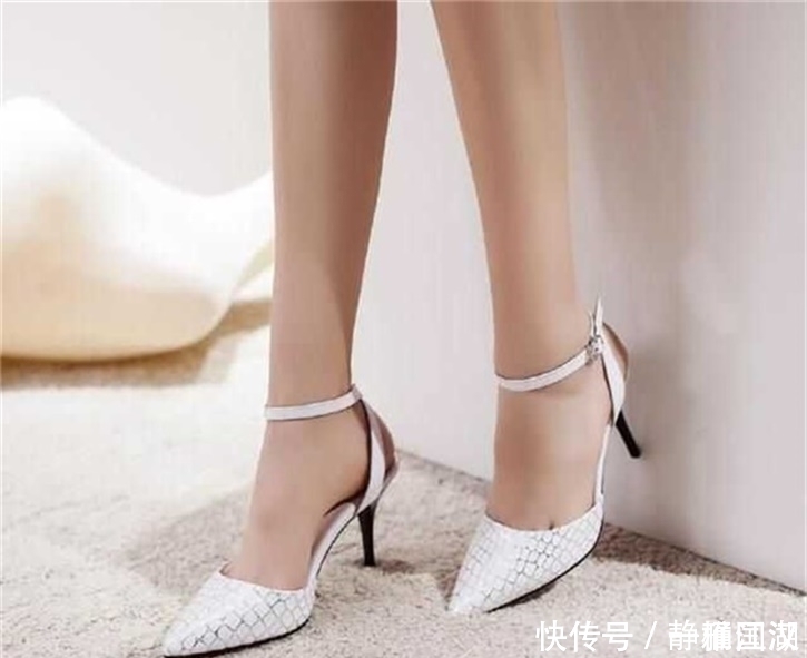 带动|高跟鞋带动着时尚之美，穿上它能散发魅力女人味