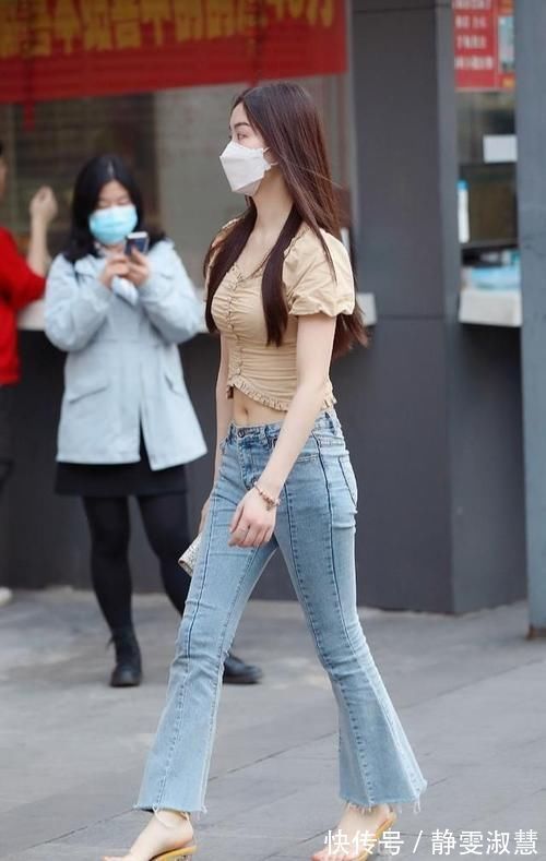 在职场 打底裤不用什么花哨,也可日常休闲,形成一道美丽的风景线