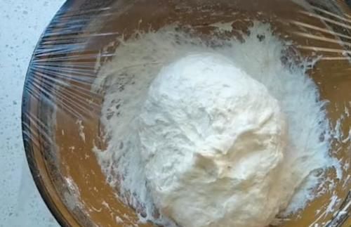  早餐饼4个鸡蛋，一碗面，筷子搅一搅，最简单营养的早餐饼