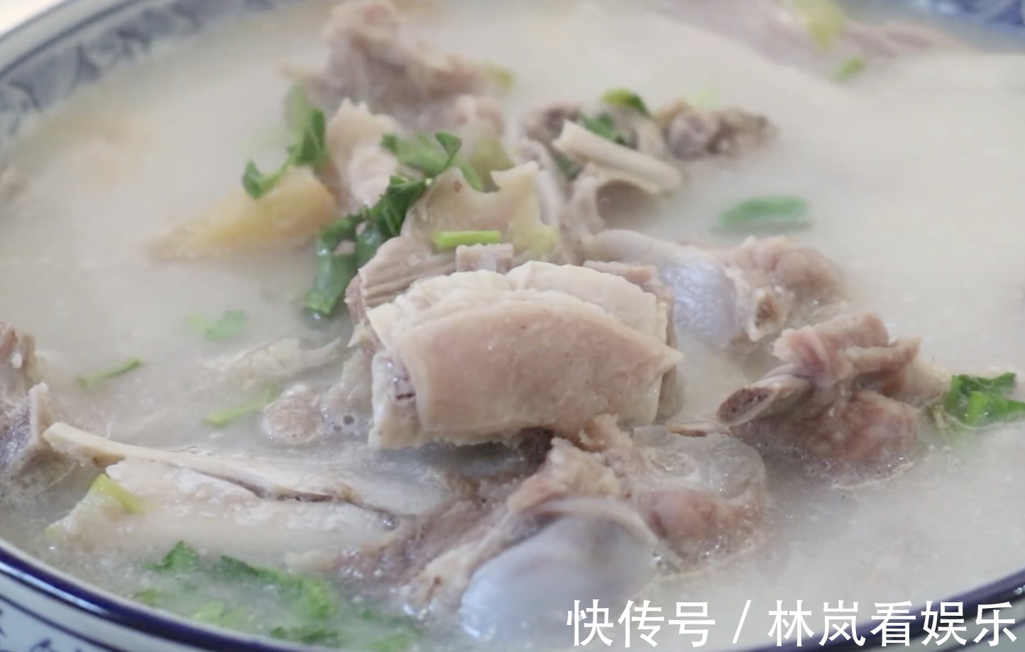 羊肉汤|买点羊肉回家熬点羊肉汤,汤汁洁白,肉质鲜嫩,一大碗都不够喝