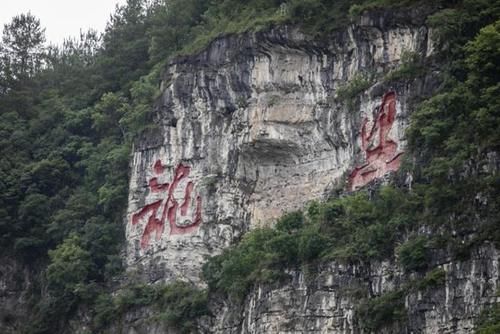 中年|贵州“另类走红”的景区，耗资百亿建造“水龙头”，或成新地标