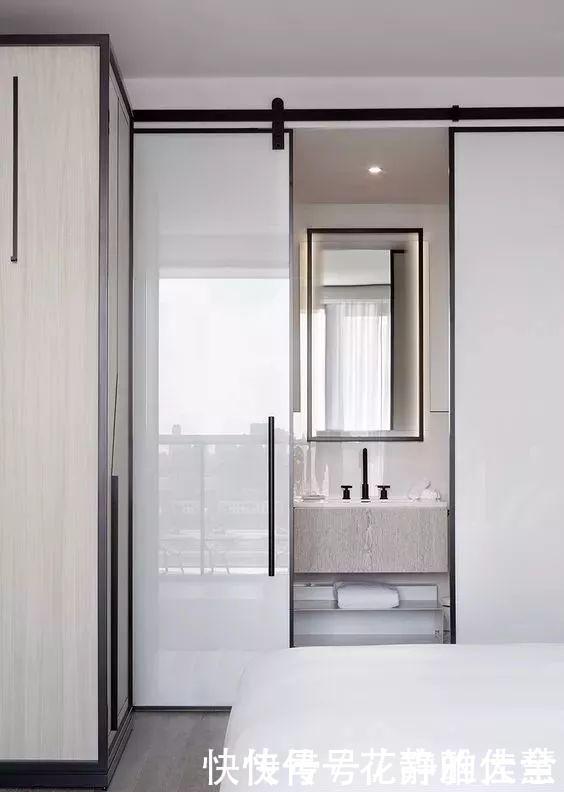 私密性|越来越多人家里不装木门了,现在流行这样装,简约还不占地儿