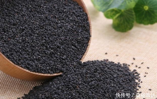 黑芝麻最大的功效不是烏發(fā)，是這幾點(diǎn)特殊功效勝過吃“補(bǔ)藥”