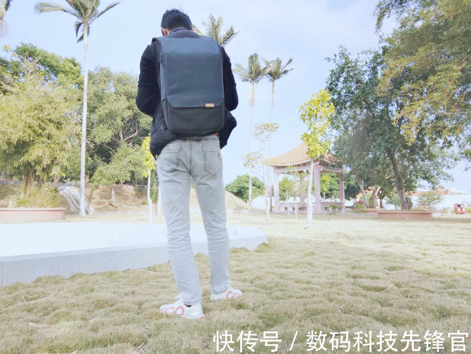 简约时尚 简约时尚,收纳包容乃大,用过最好用的双肩包