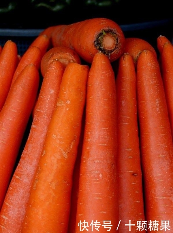 女性担心变老,常吃三种东西,补充营养,滋阴补肾,越吃越年轻