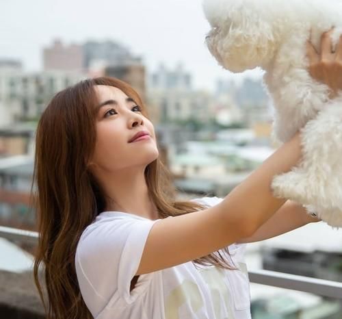 脸上有这5个特点的女人，千万别留披肩发，否则会让你老十岁