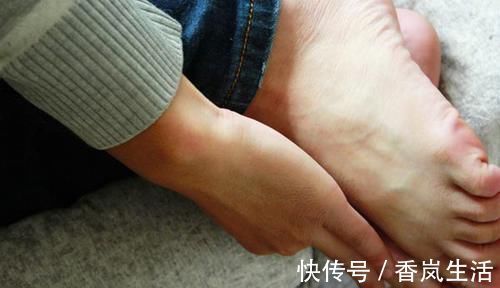 预警|身体突然出现4个“异样”,十有八九是脑梗预警,需尽快就医